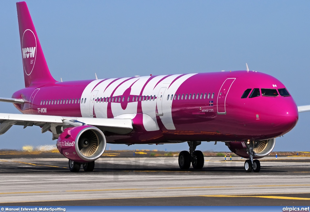 TF-MOM, Airbus A321-200, WOW air