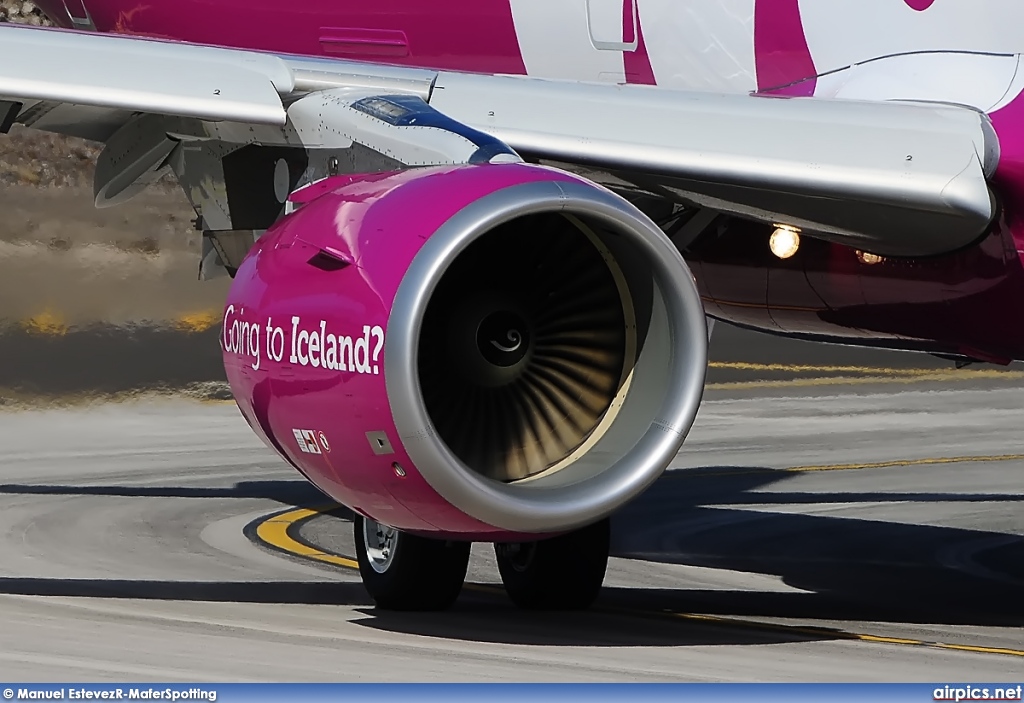 TF-MOM, Airbus A321-200, WOW air