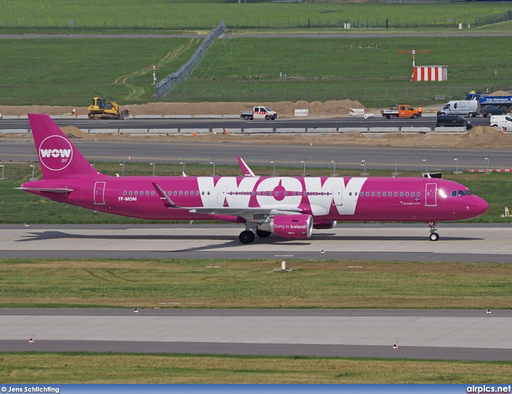 TF-MOM, Airbus A321-200, WOW air