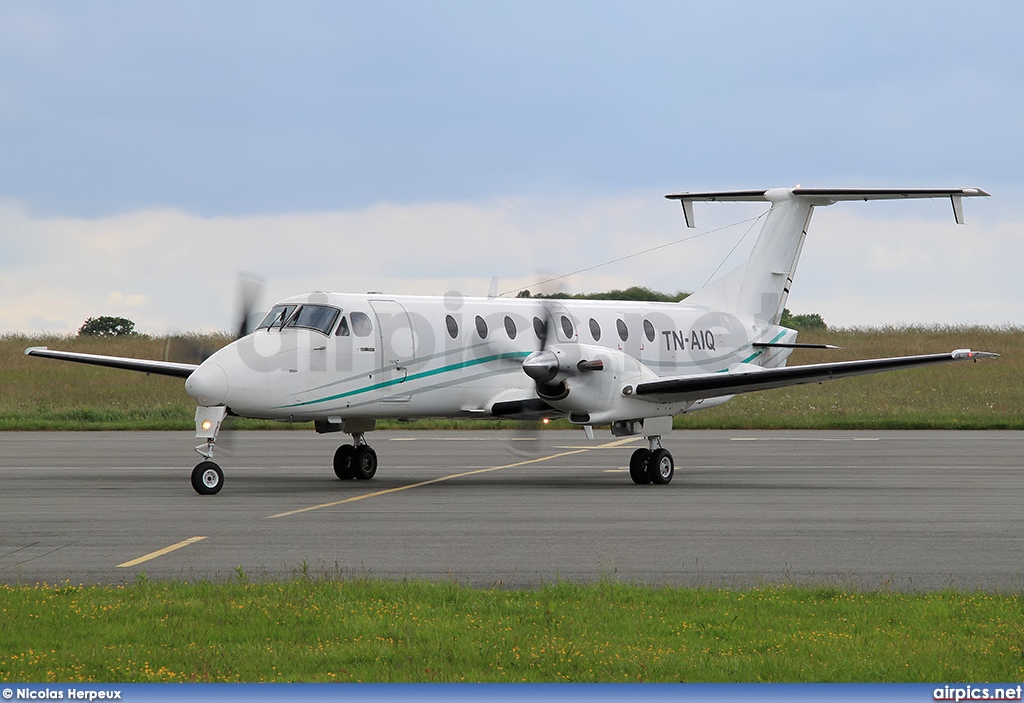 TN-AIQ, Beechcraft 1900-C, Equaflight Service