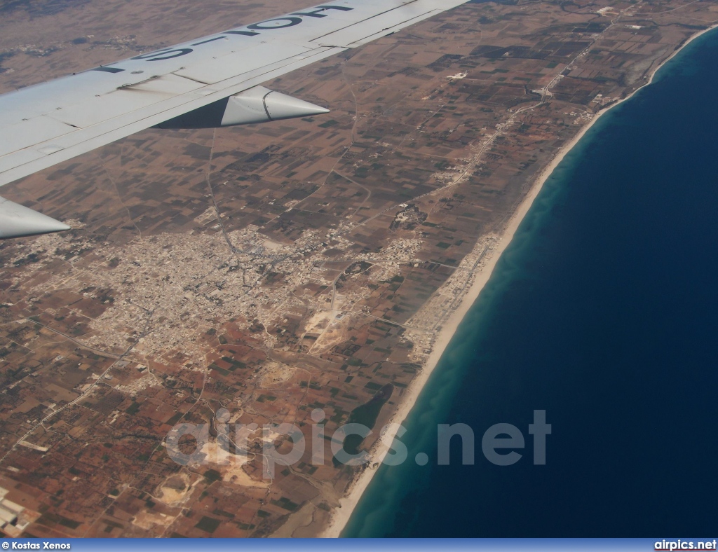 TS-IOH, Boeing 737-500, Tunis Air