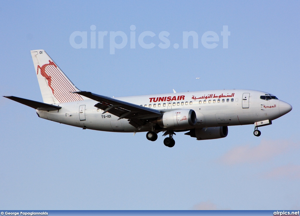 TS-IOI, Boeing 737-500, Tunis Air