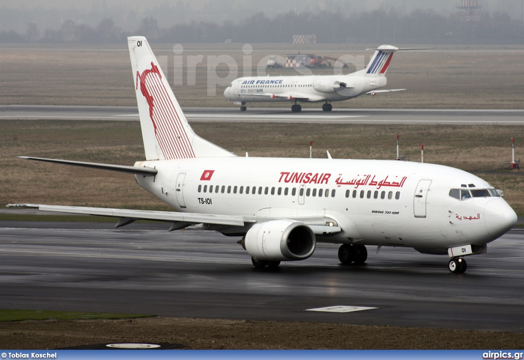 TS-IOI, Boeing 737-500, Tunis Air