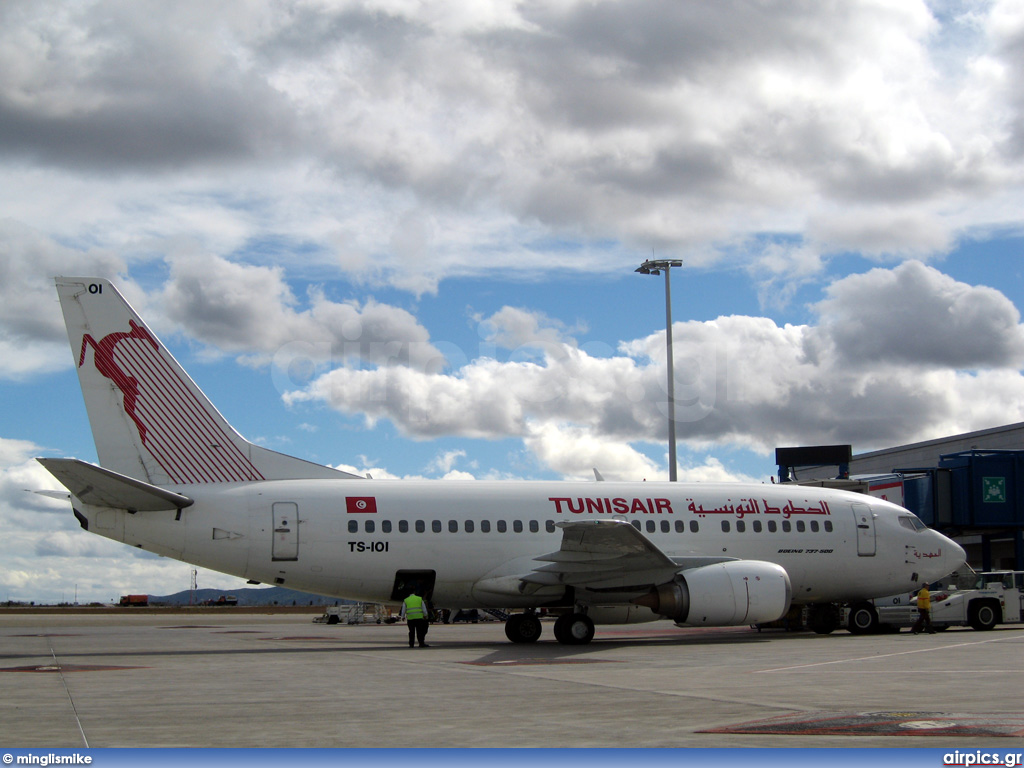 TS-IOI, Boeing 737-500, Tunis Air