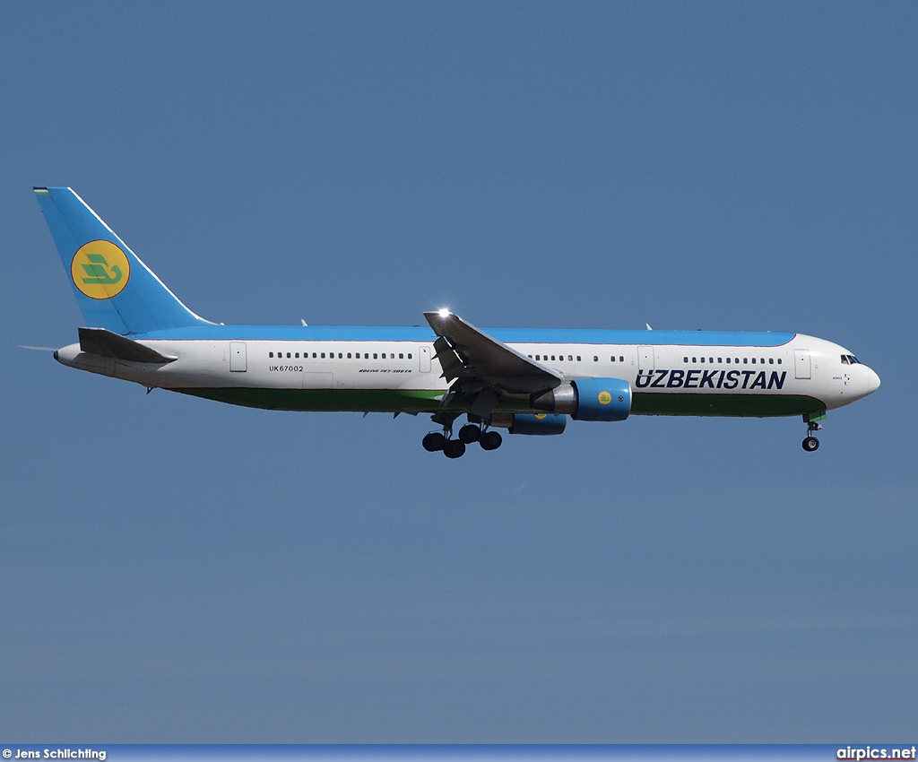 UK67002, Boeing 767-300ER, Uzbekistan Airways