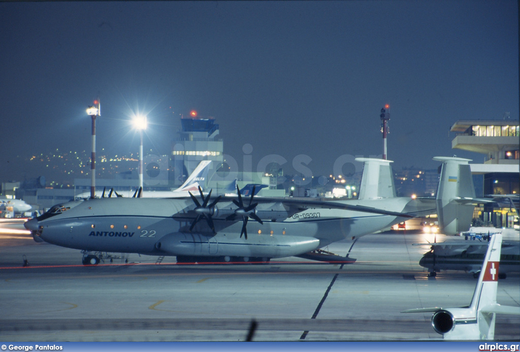 UR-09307, Antonov An-22 Antei, Antonov