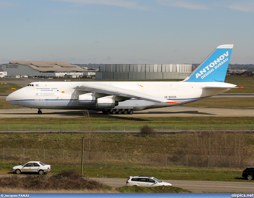 UR-82029, Antonov An-124-100 Ruslan, Antonov