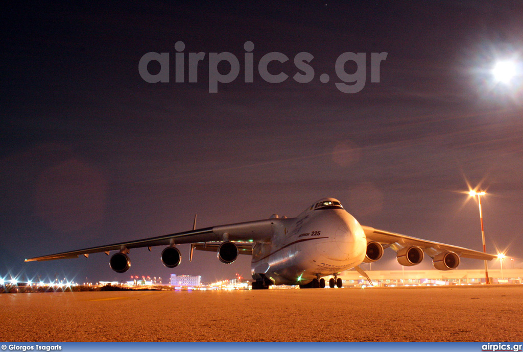 UR-82060, Antonov An-225 Mriya, Antonov