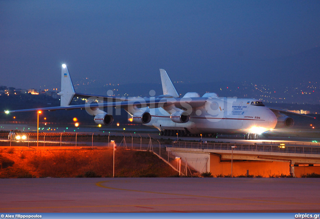 UR-82060, Antonov An-225 Mriya, Antonov