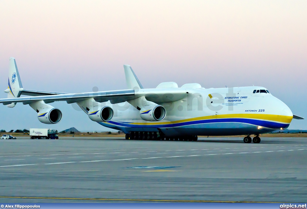 UR-82060, Antonov An-225 Mriya, Antonov