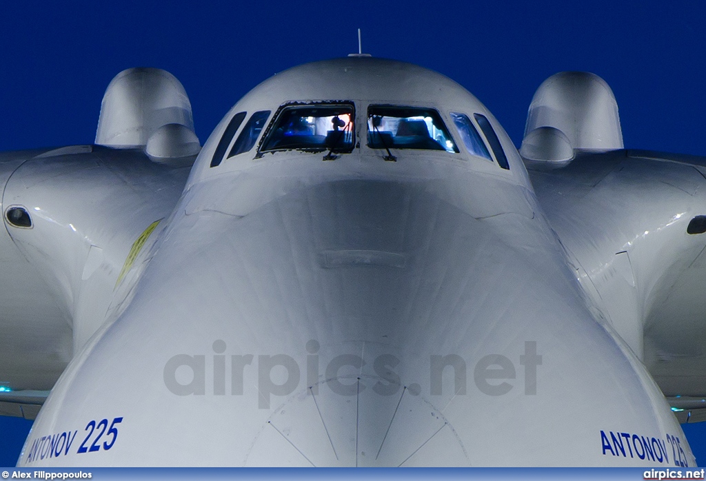 UR-82060, Antonov An-225 Mriya, Antonov