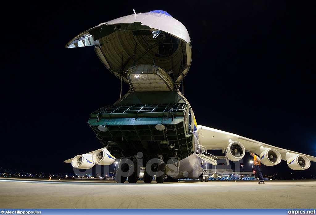 UR-82060, Antonov An-225 Mriya, Antonov