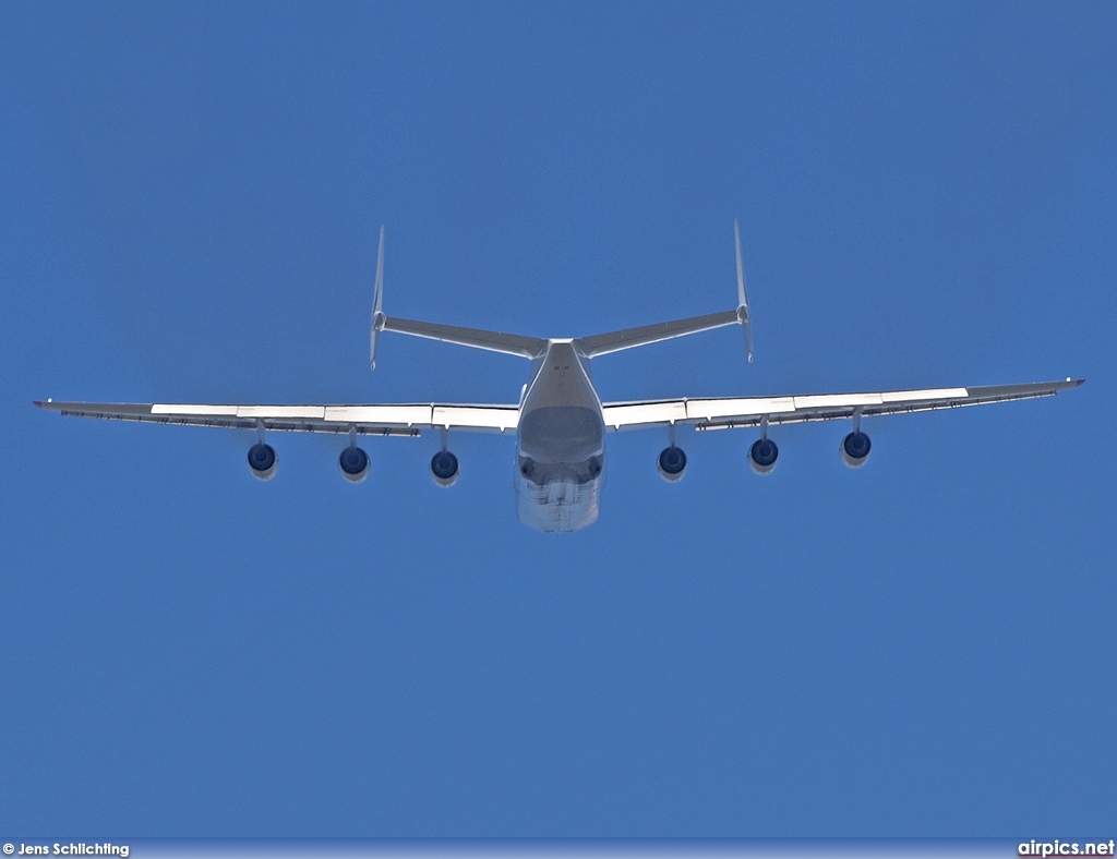 UR-82060, Antonov An-225 Mriya, Antonov