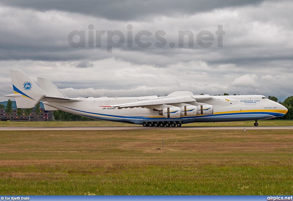 UR-82060, Antonov An-225 Mriya, Antonov