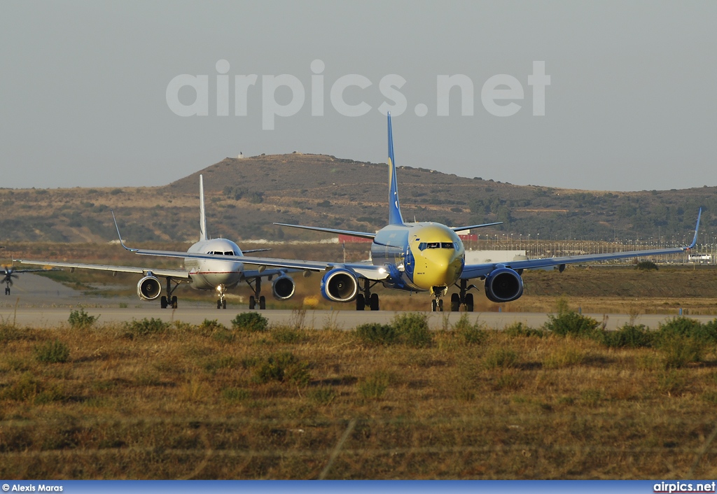 UR-AAM, Boeing 737-500, Aerosvit Airlines