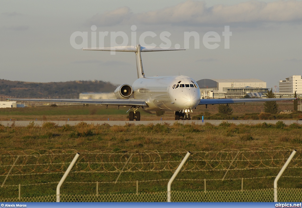 UR-CEL, McDonnell Douglas MD-83, Khors Air