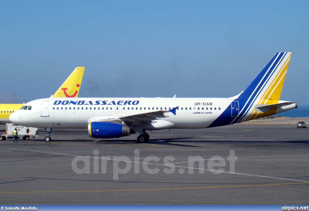 UR-DAB, Airbus A320-200, Donbassaero