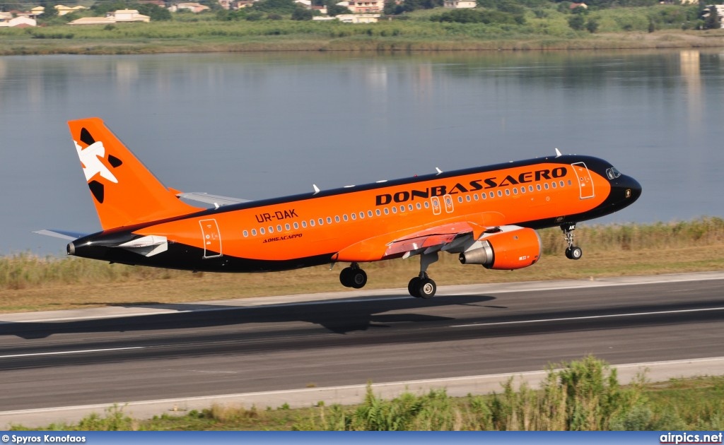 UR-DAK, Airbus A320-200, Donbassaero