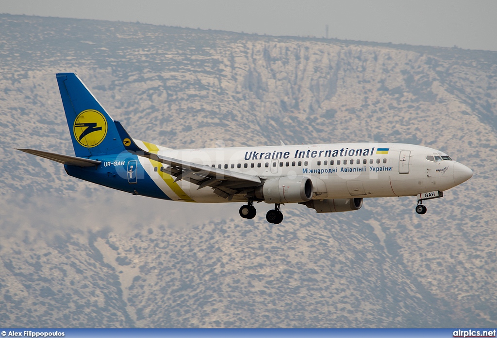 UR-GAH, Boeing 737-300, Ukraine International Airlines