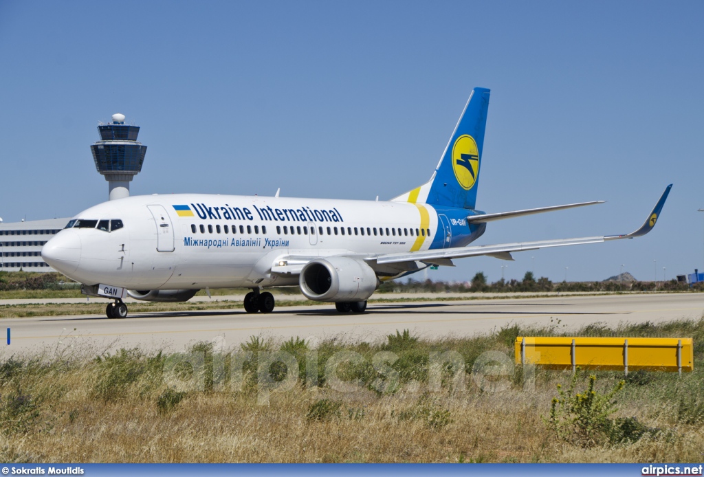 UR-GAN, Boeing 737-300, Ukraine International Airlines