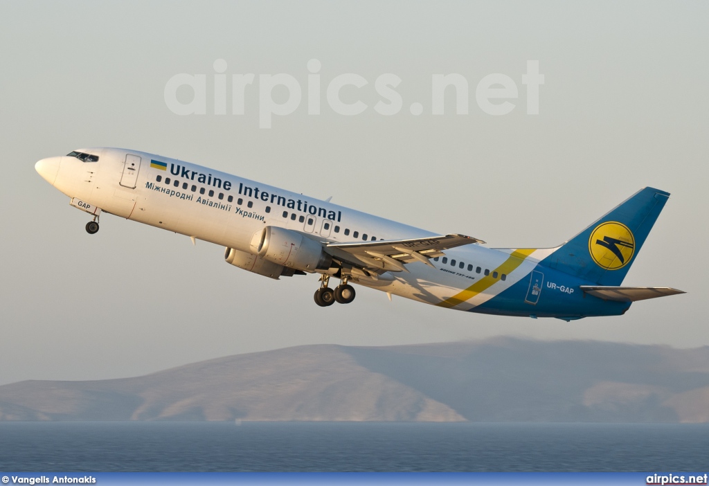 UR-GAP, Boeing 737-400, Ukraine International Airlines