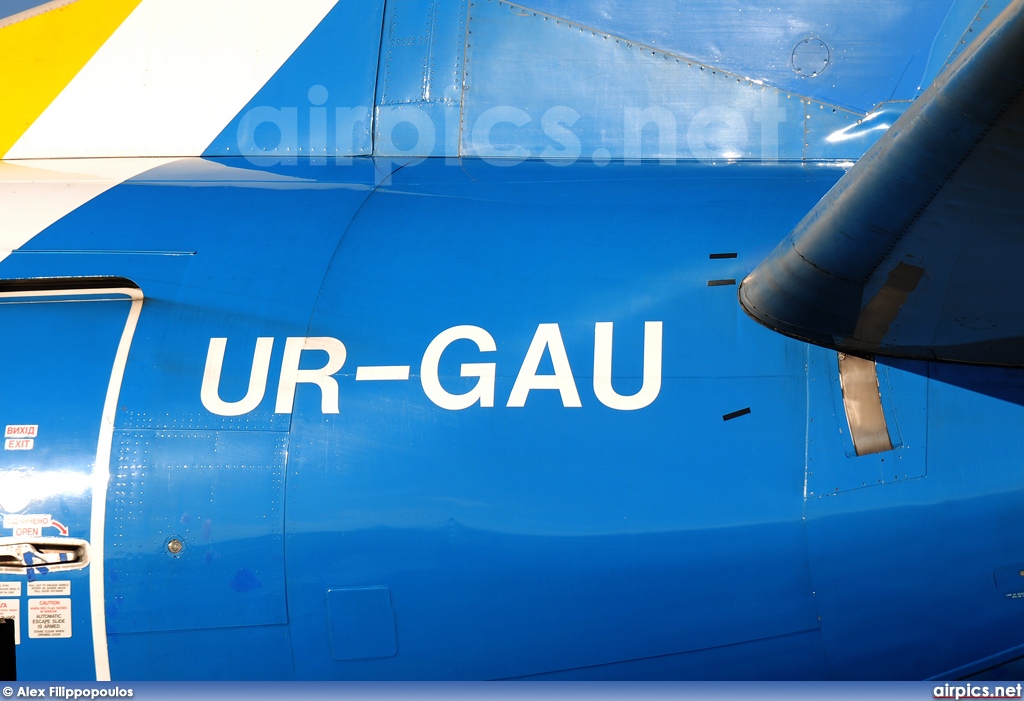 UR-GAU, Boeing 737-500, Ukraine International Airlines