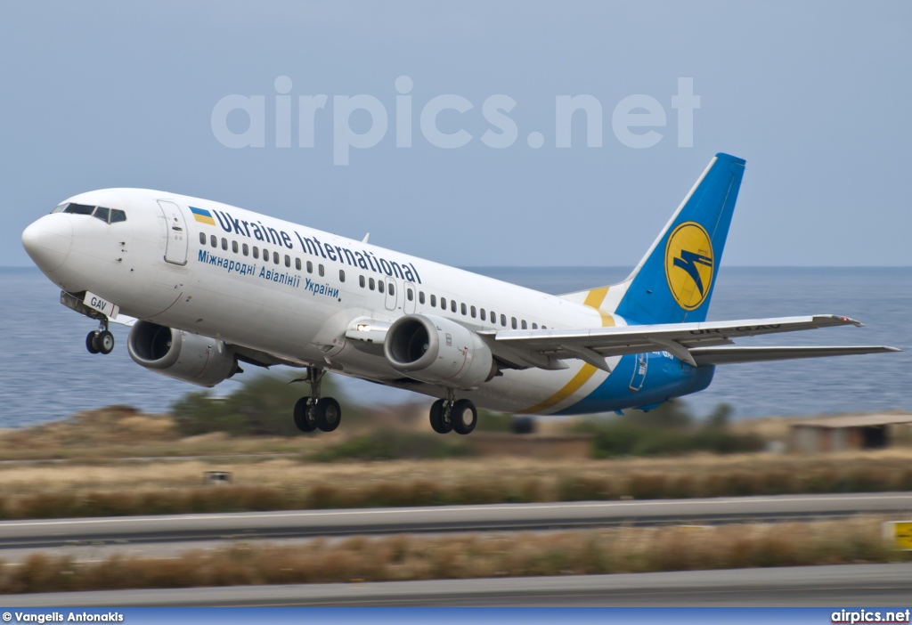 UR-GAV, Boeing 737-400, Ukraine International Airlines