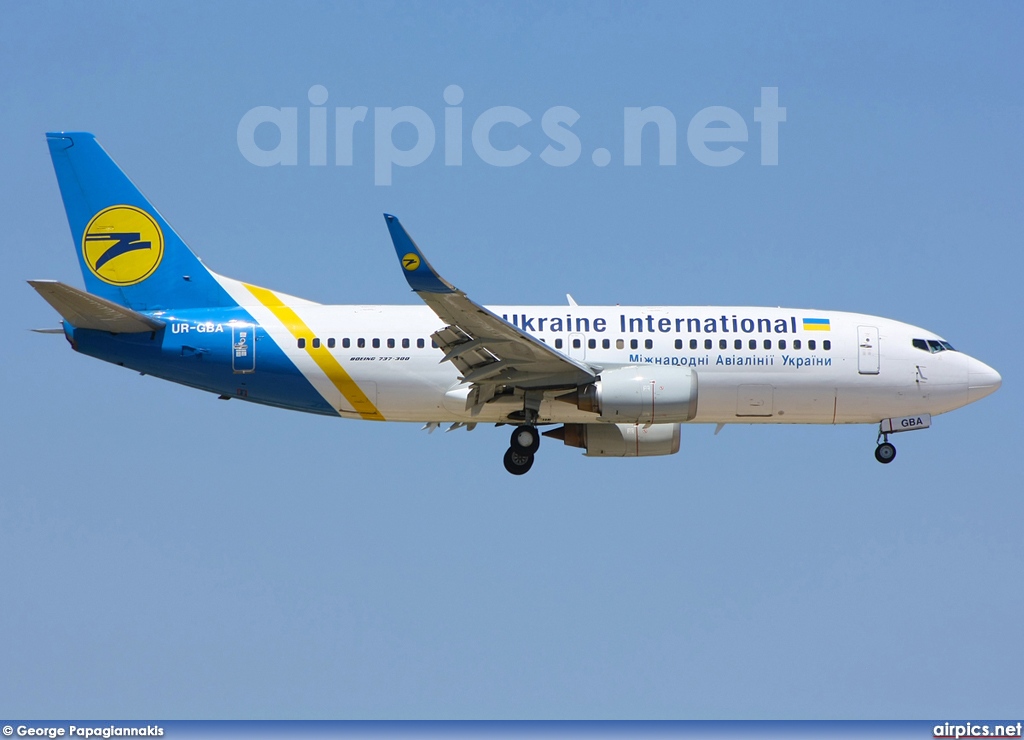 UR-GBA, Boeing 737-300, Ukraine International Airlines