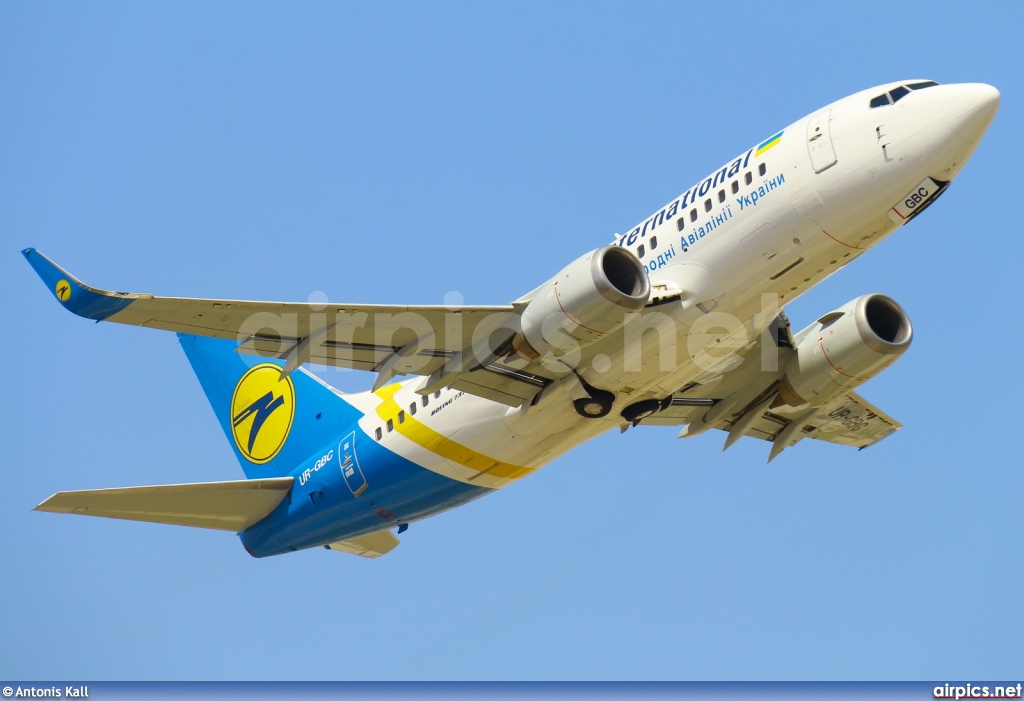 UR-GBC, Boeing 737-500, Ukraine International Airlines