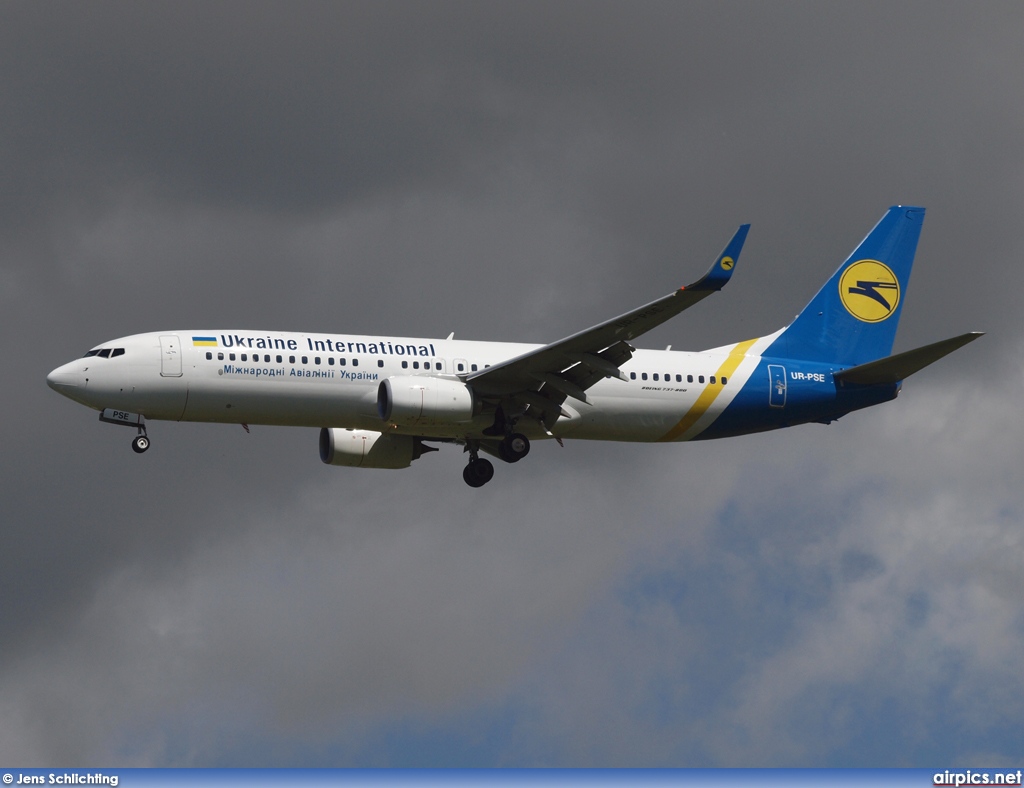 UR-PSE, Boeing 737-800, Ukraine International Airlines