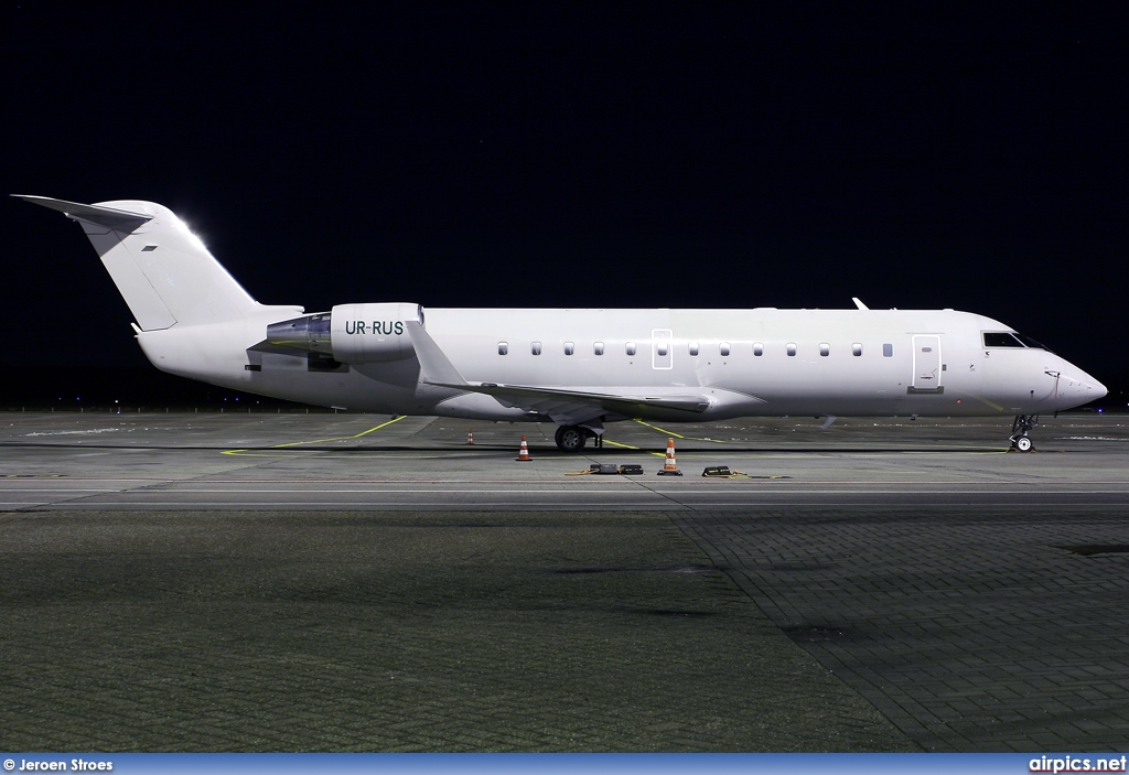 UR-RUS, Bombardier Challenger 850, Untitled