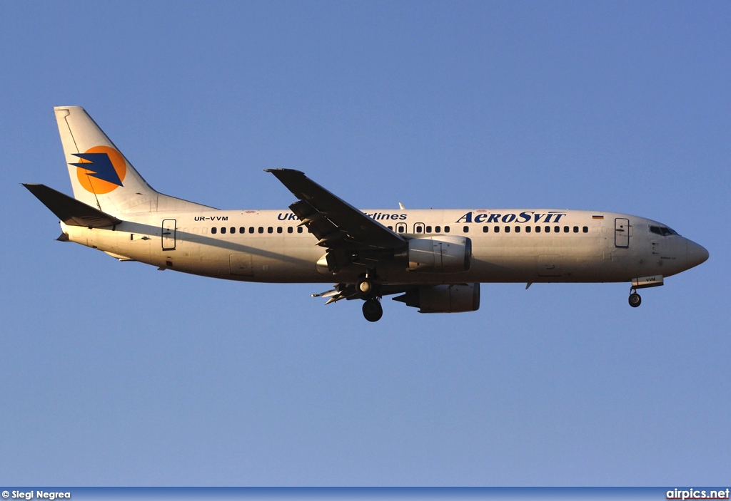 UR-VVM, Boeing 737-400, Aerosvit Airlines