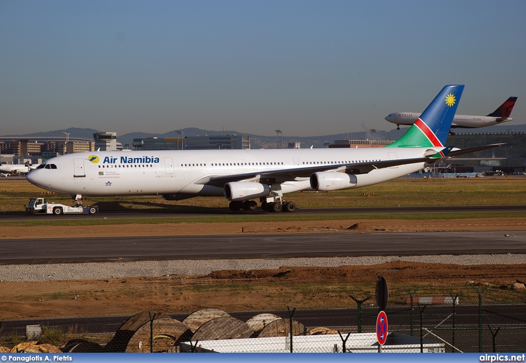 V5-NME, Airbus A340-300, Air Namibia