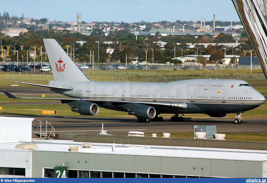 V8-ALI, Boeing 747-400, Brunei Royal Flight