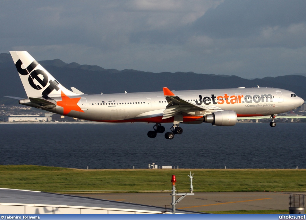 VH-EBF, Airbus A330-200, Jetstar Airways