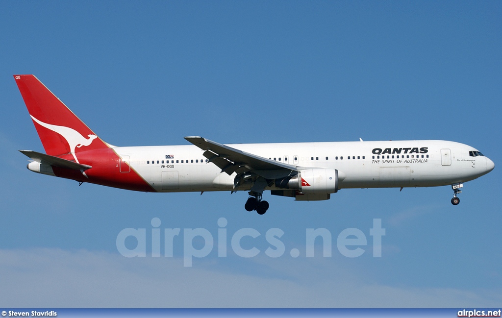 VH-OGG, Boeing 767-300ER, Qantas