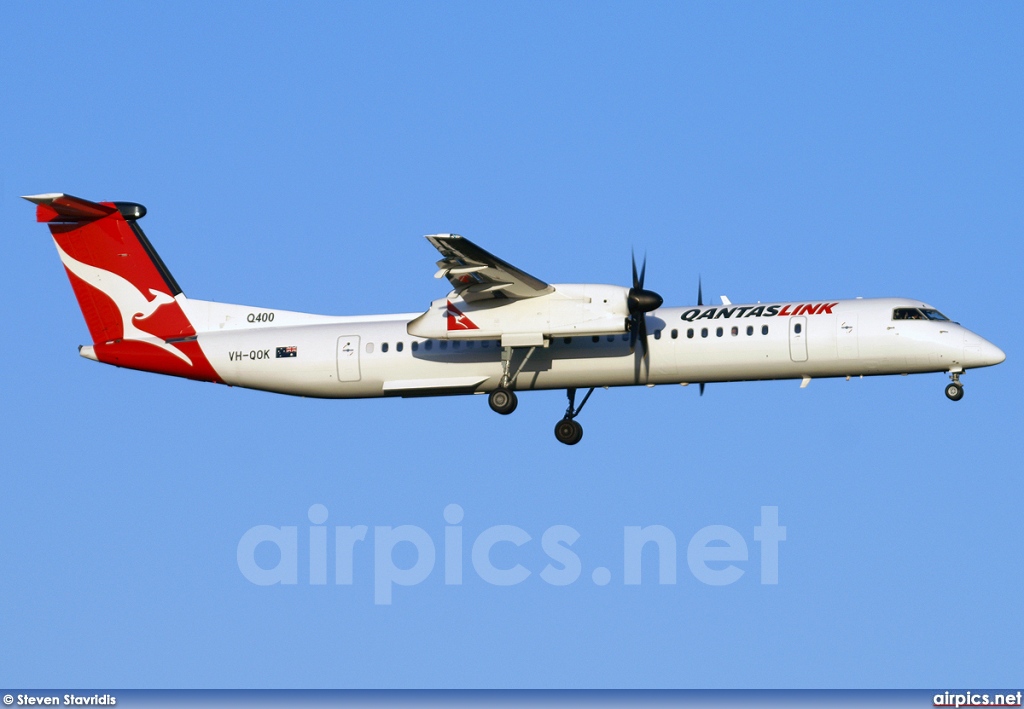 VH-QOK, De Havilland Canada DHC-8-400Q Dash 8, Qantas Link