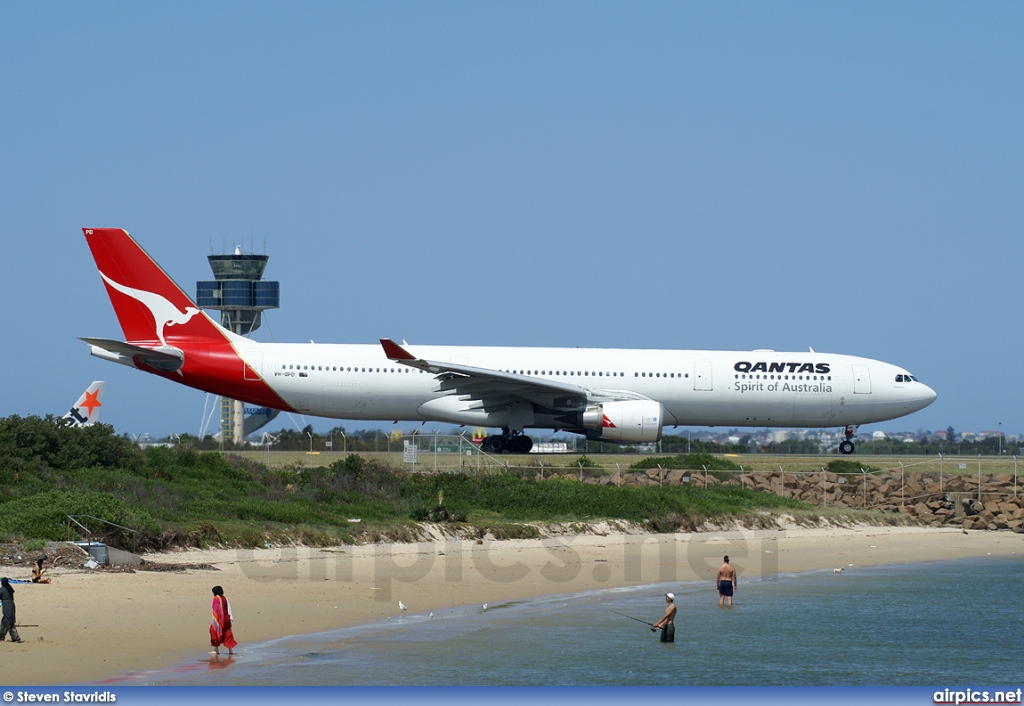 VH-QPD, Airbus A330-300, Qantas