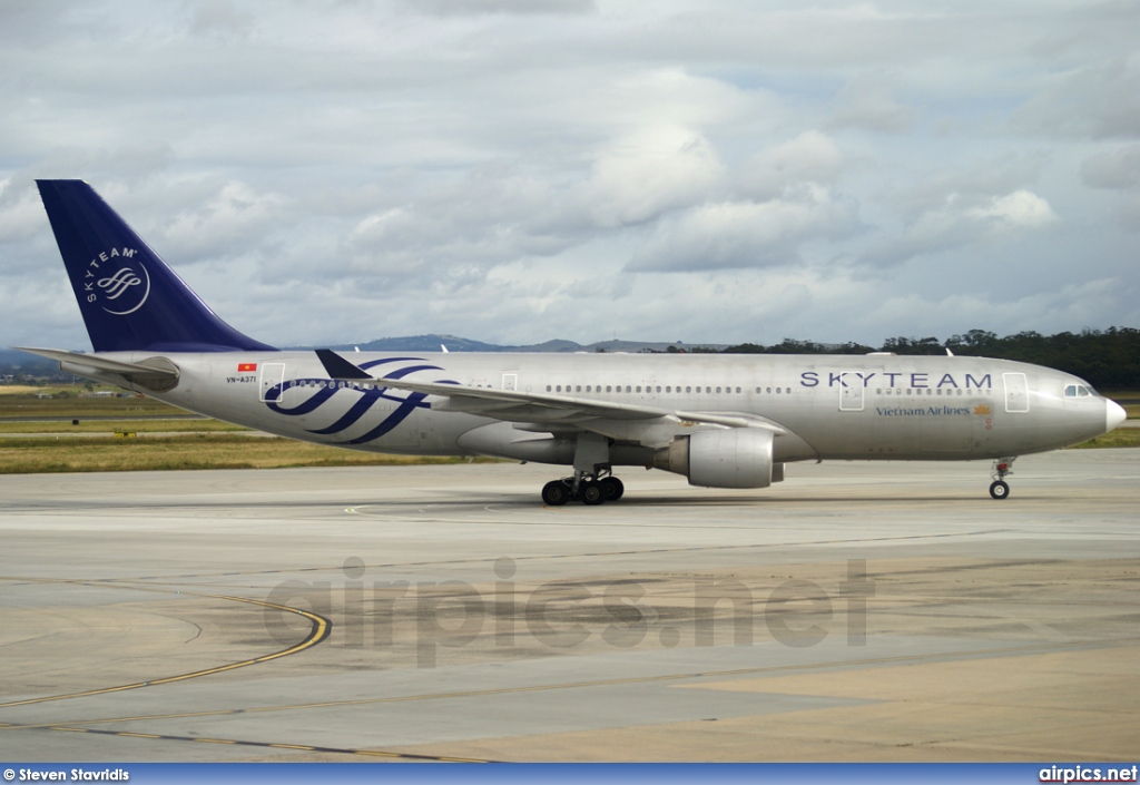 VN-A371, Airbus A330-200, Vietnam Airlines