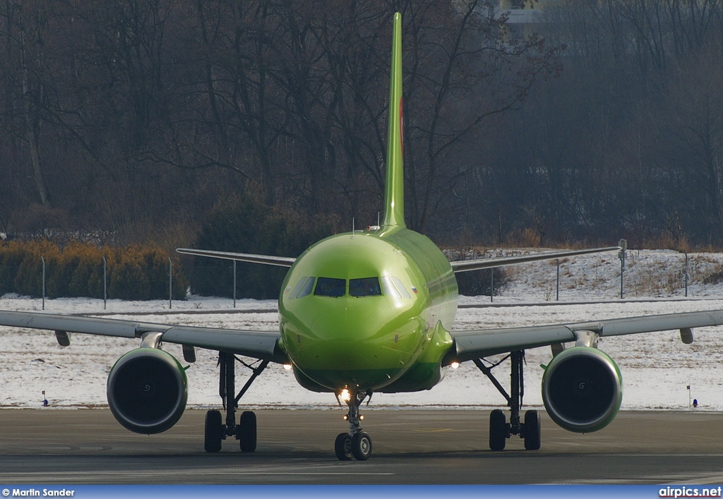 VP-BCZ, Airbus A320-200, S7 Siberia Airlines