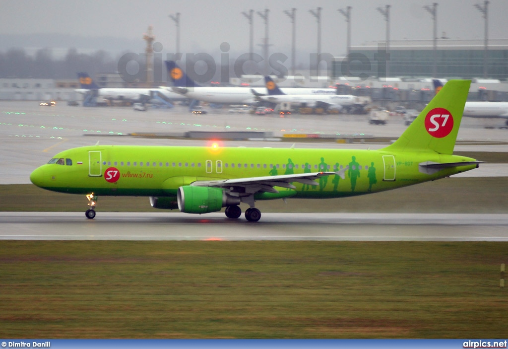 VP-BDT, Airbus A320-200, S7 Siberia Airlines