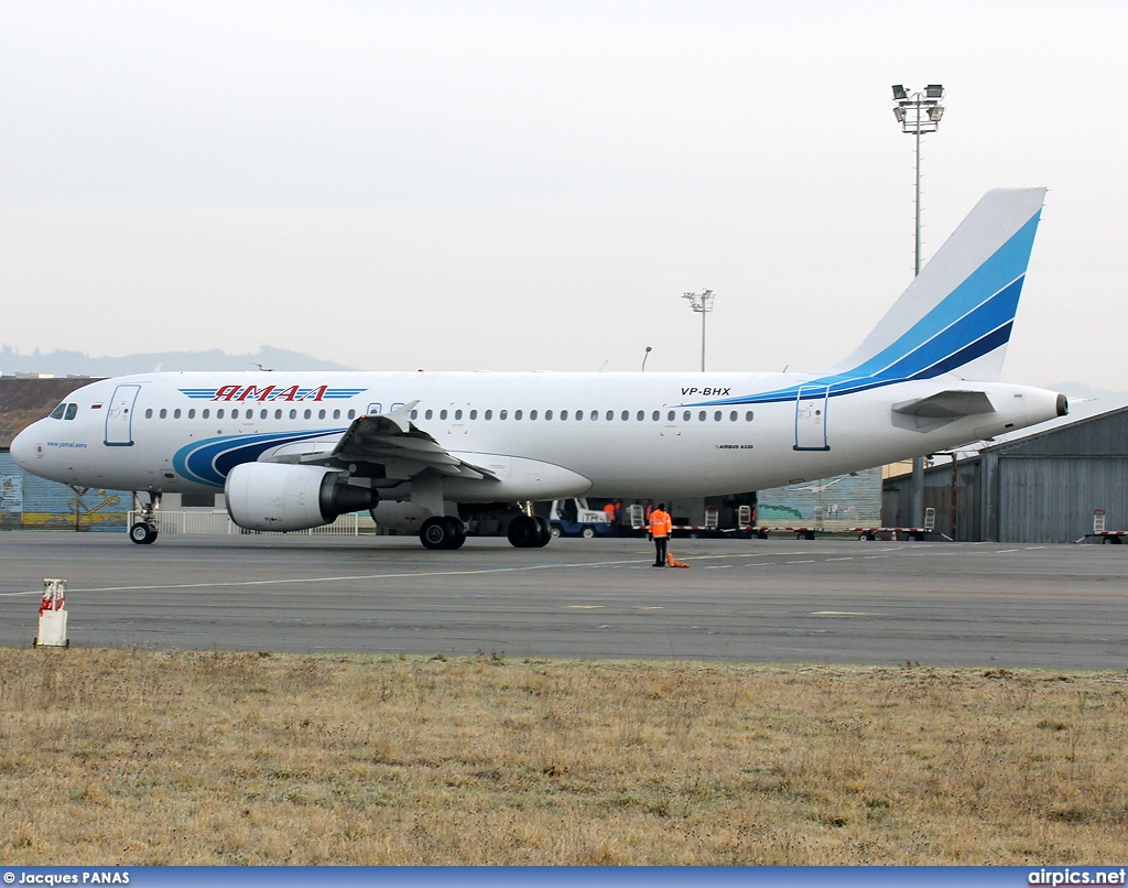 VP-BHX, Airbus A320-200, Yamal Airlines