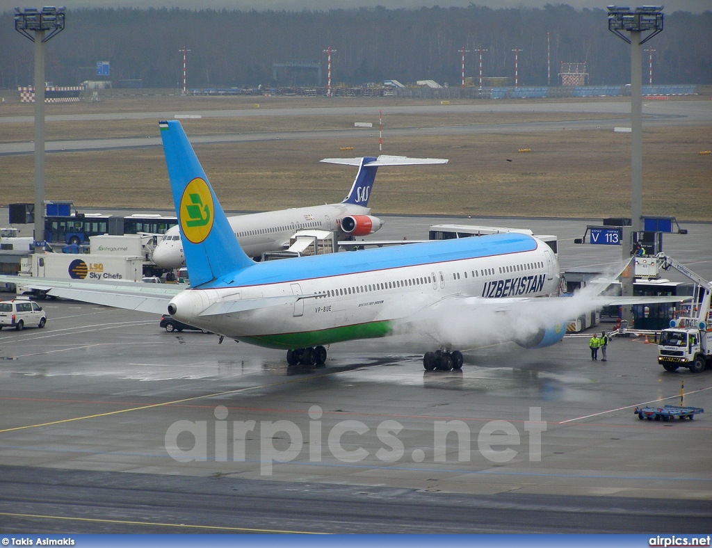 VP-BUE, Boeing 767-300ER, Uzbekistan Airways