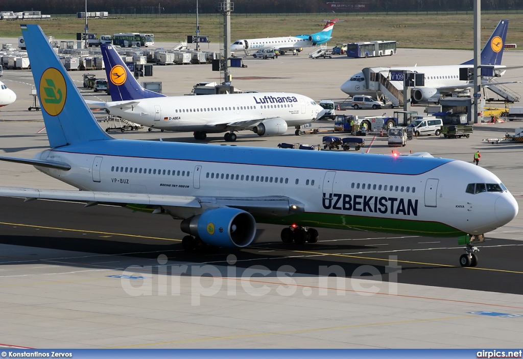 VP-BUZ, Boeing 767-300ER, Uzbekistan Airways