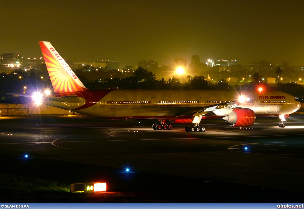 VT-ALM, Boeing 777-300ER, Air India