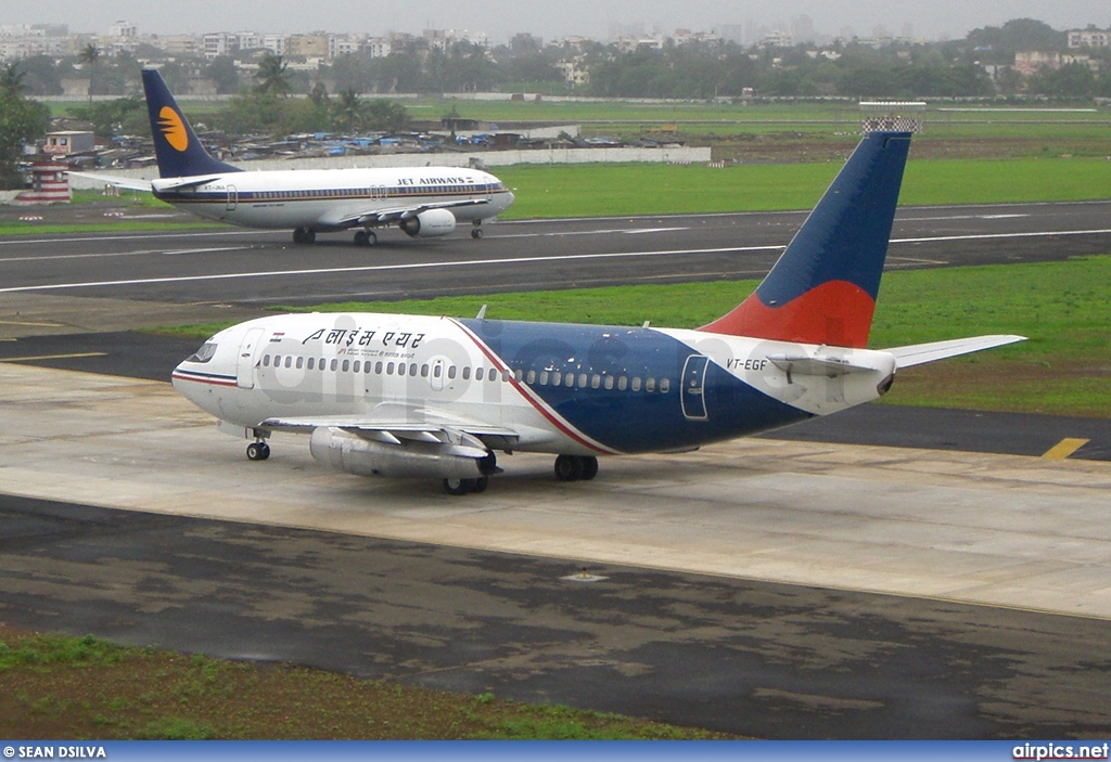 VT-EGF, Boeing 737-200Adv, Alliance Air