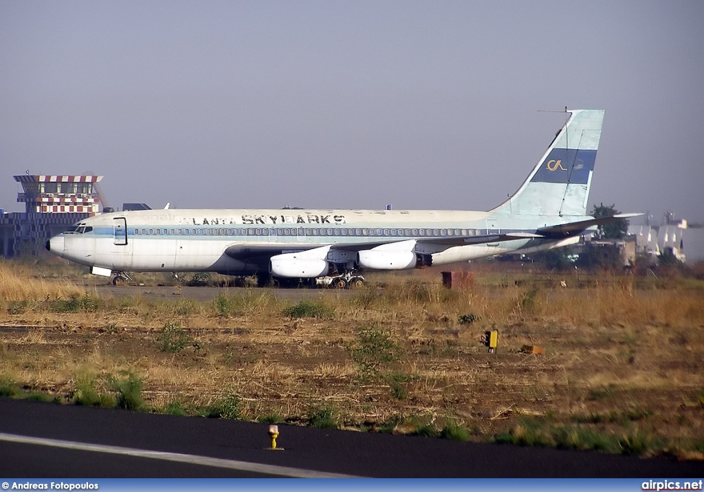 VT-ERS, Boeing 720, Continental Aviation