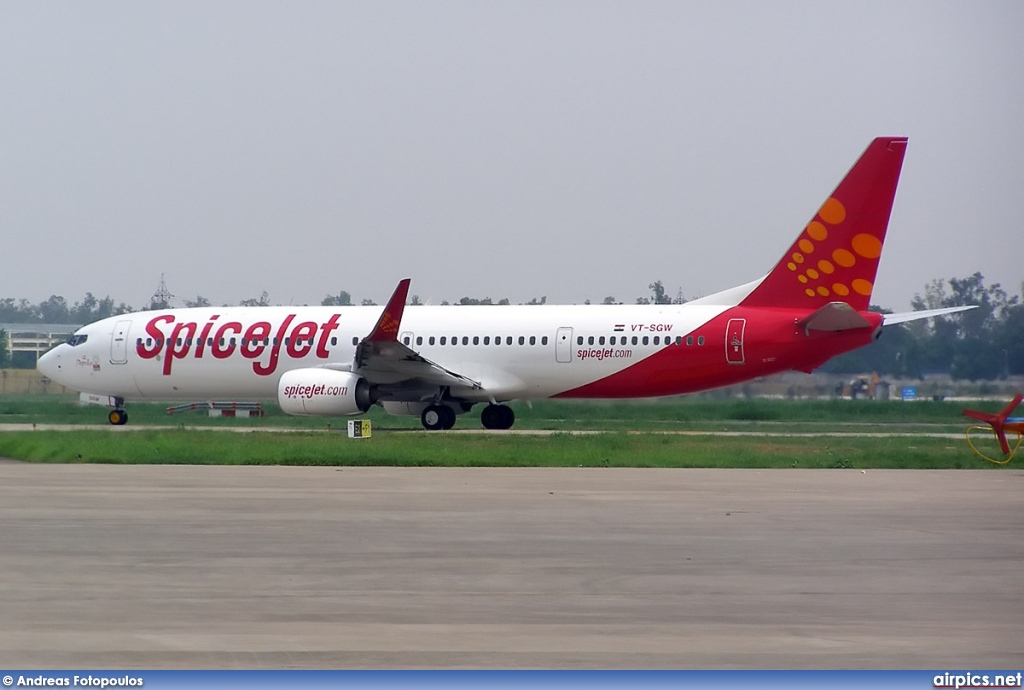 VT-SGW, Boeing 737-900ER, Spicejet