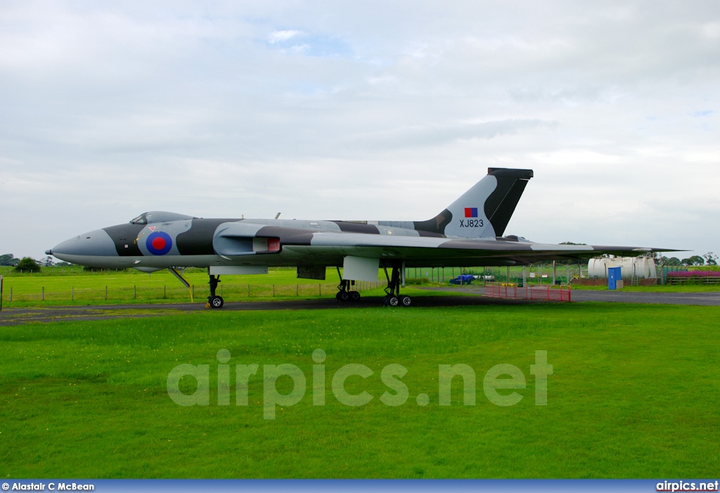 XJ823, Avro Vulcan B.2, Royal Air Force