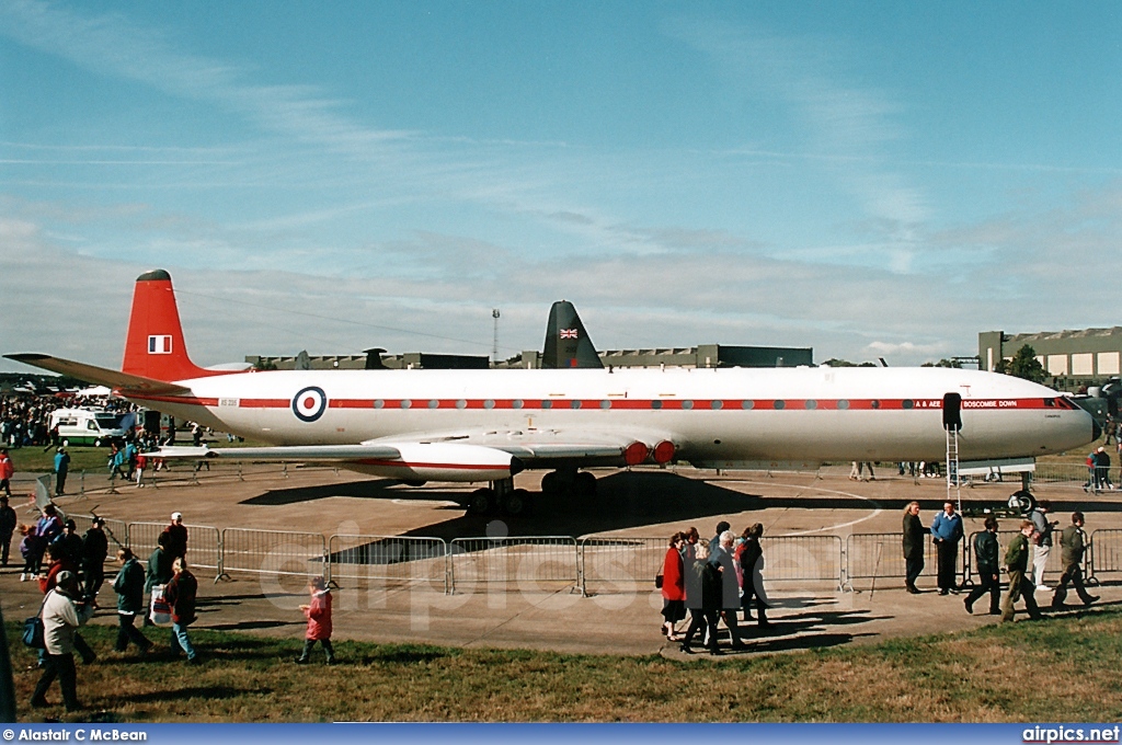 XS235, De Havilland DH-106 Comet 4C, Royal Air Force